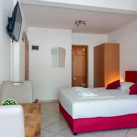Apartment With Sea View For 2 People - Split Region